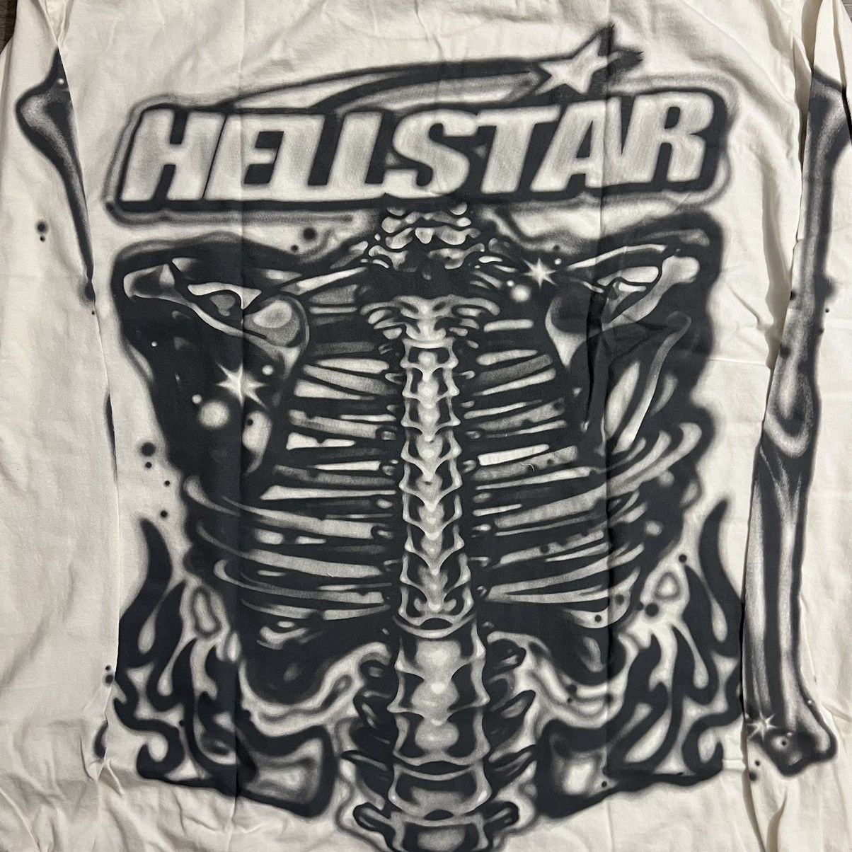 Hellstar FW23 Airbrush Bones LS Tee