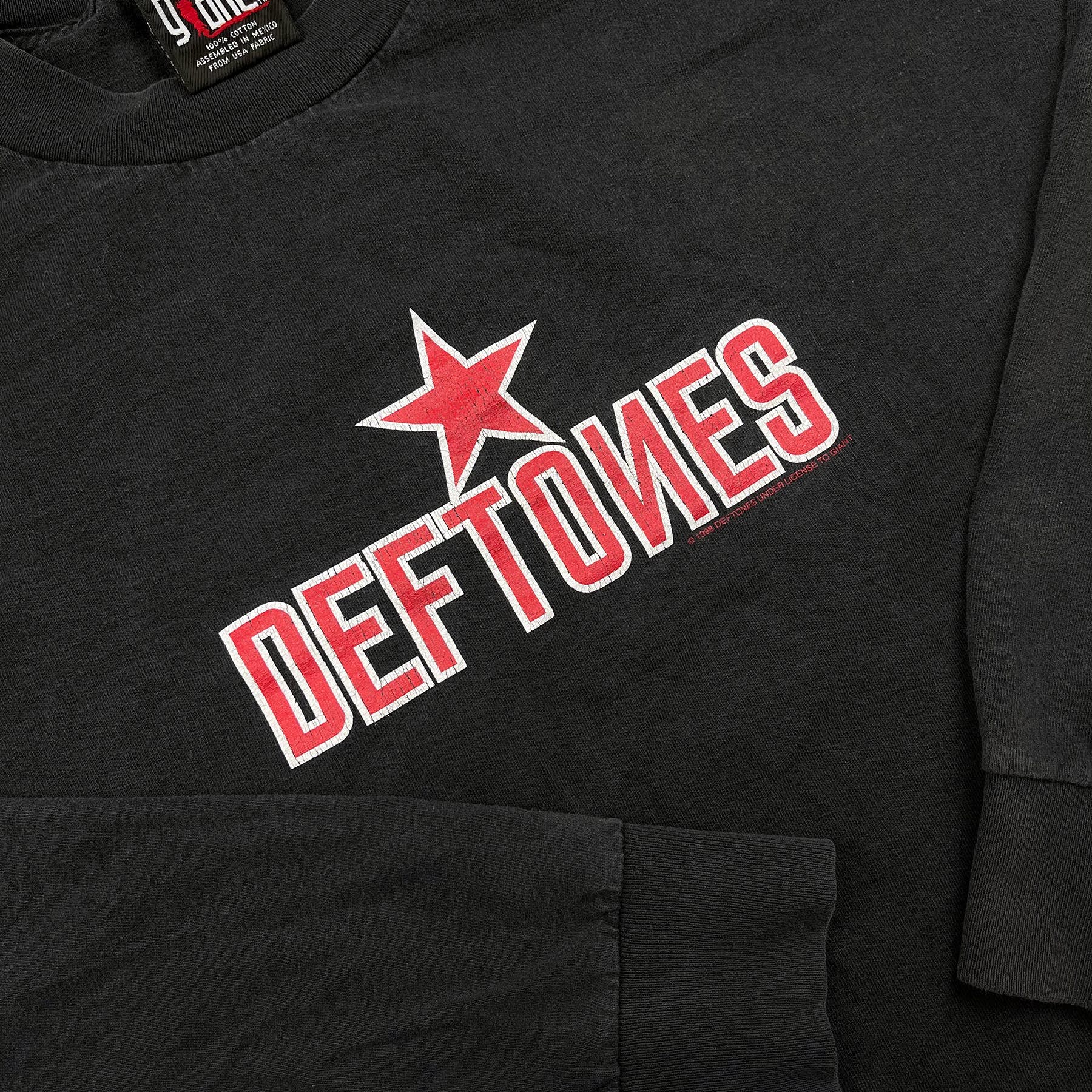 Vintage 1990s Deftones Soviet Star Longsleeve Tee