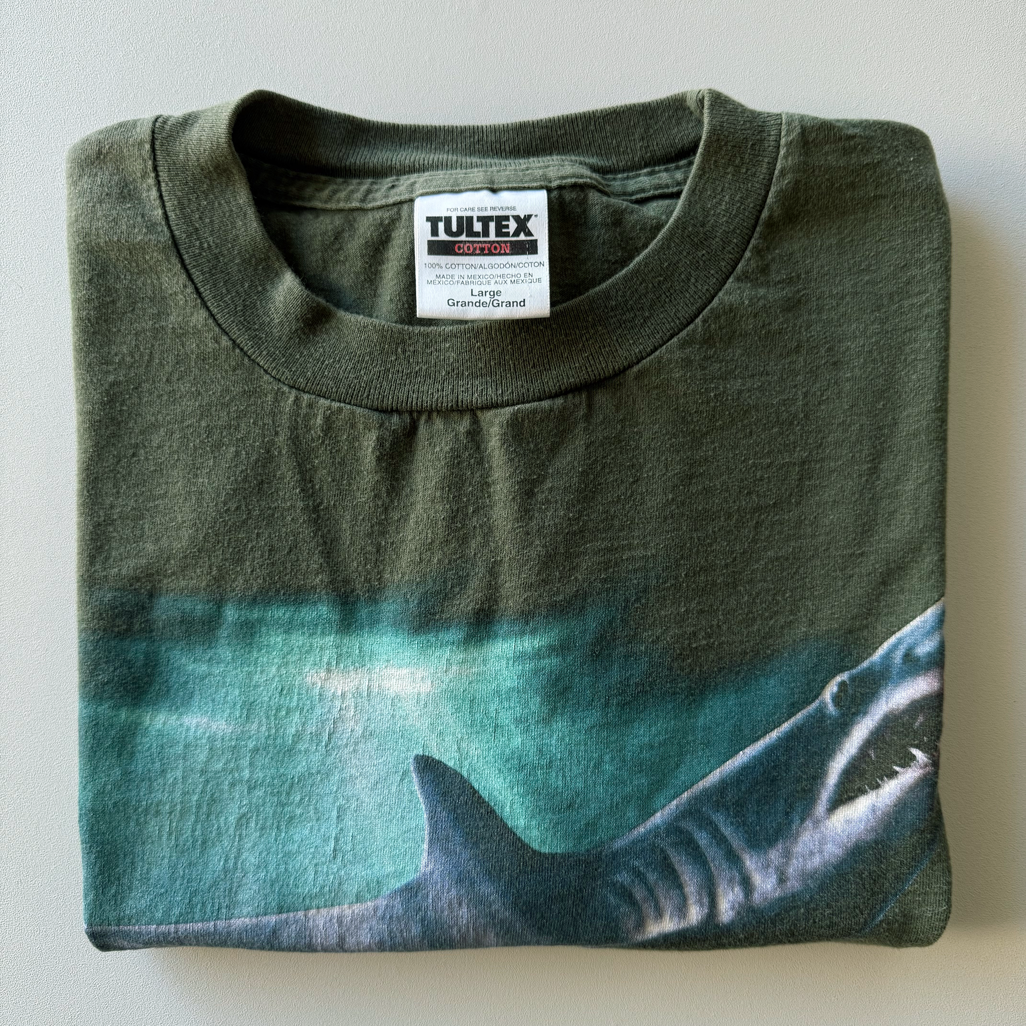 Vintage 1997 Seaworld Great White Shark Tee