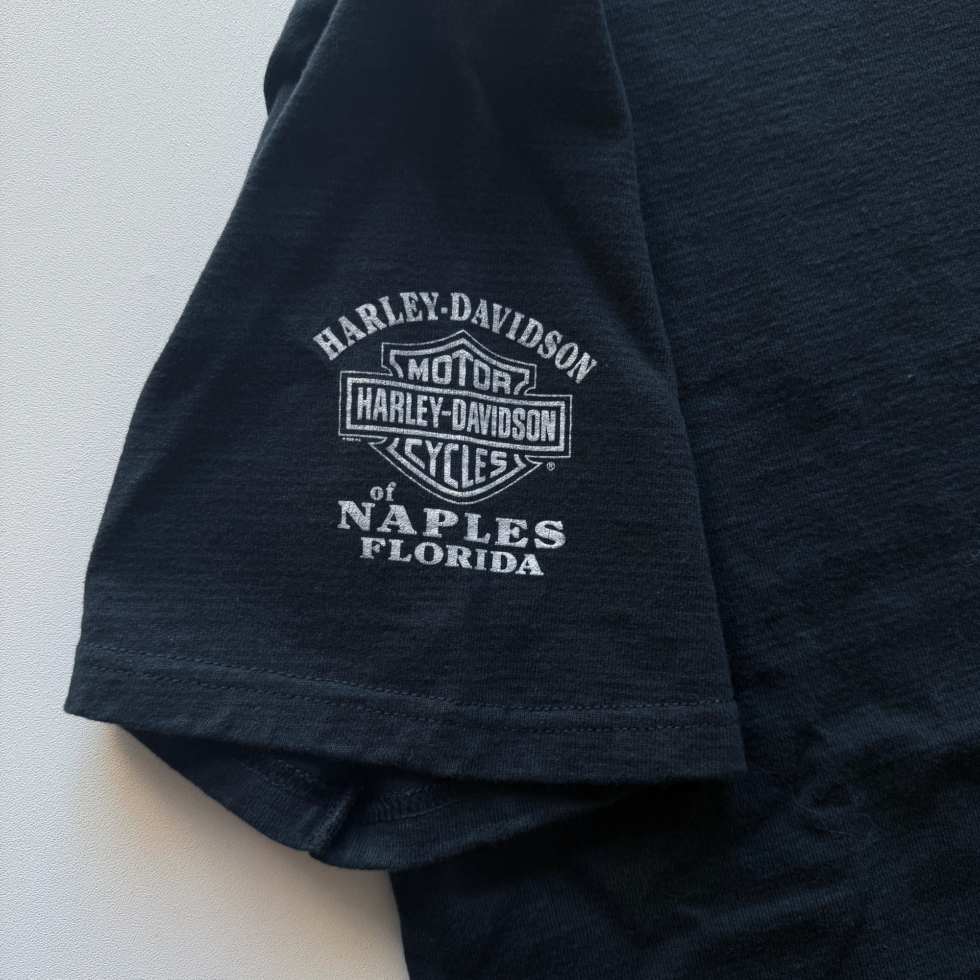 Vintage 2000s Y2K Blue Flame HD Emblem Shirt