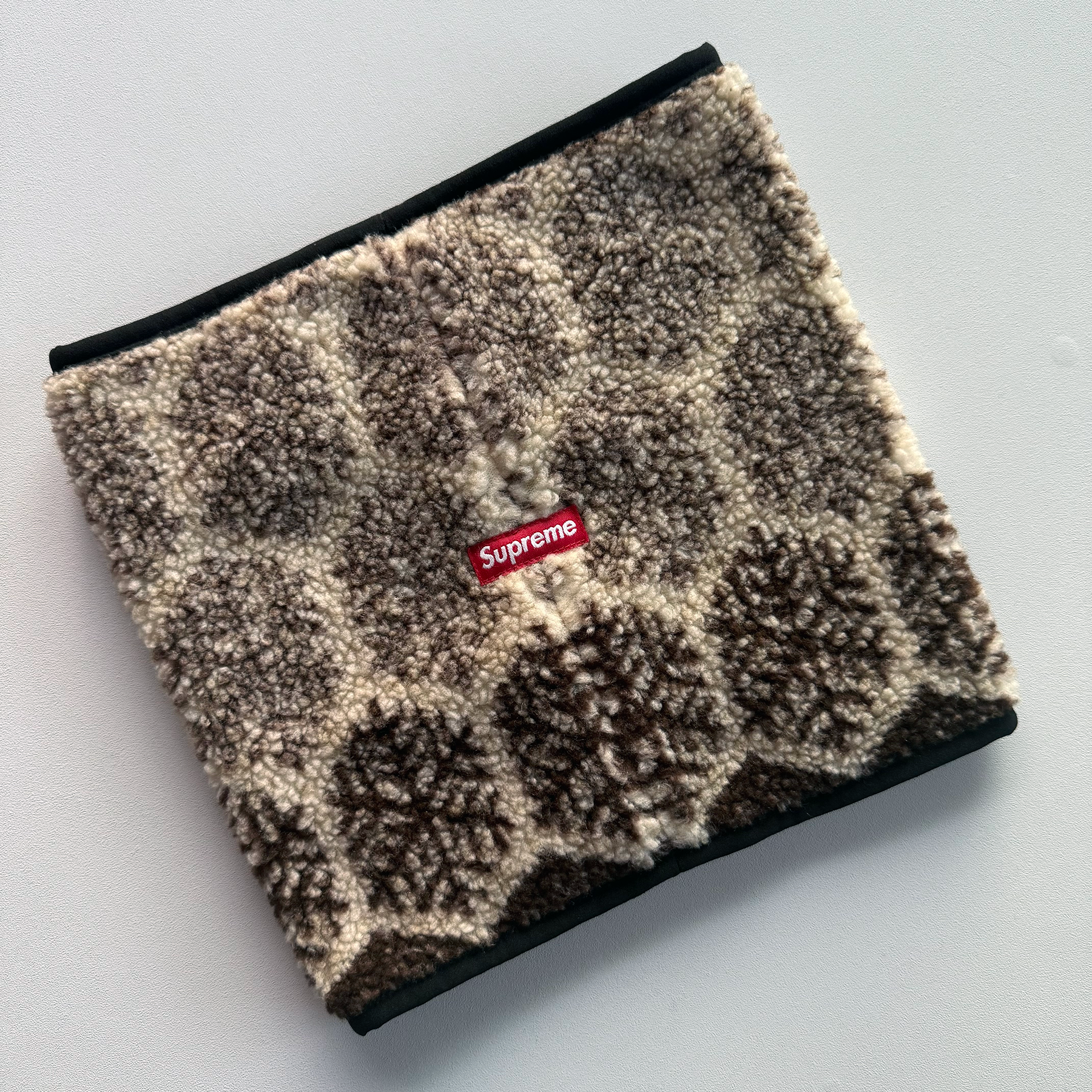 Supreme FW18 Snowflake Neck Gaiter