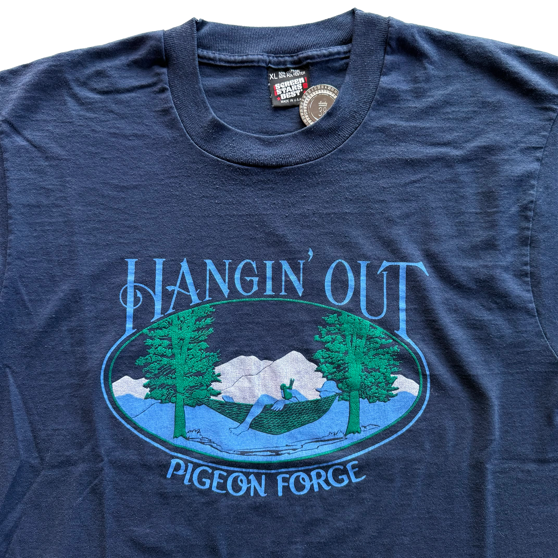 Vintage 1998 Pigeon Forge Tennessee Hanging Out Souvenir Tee