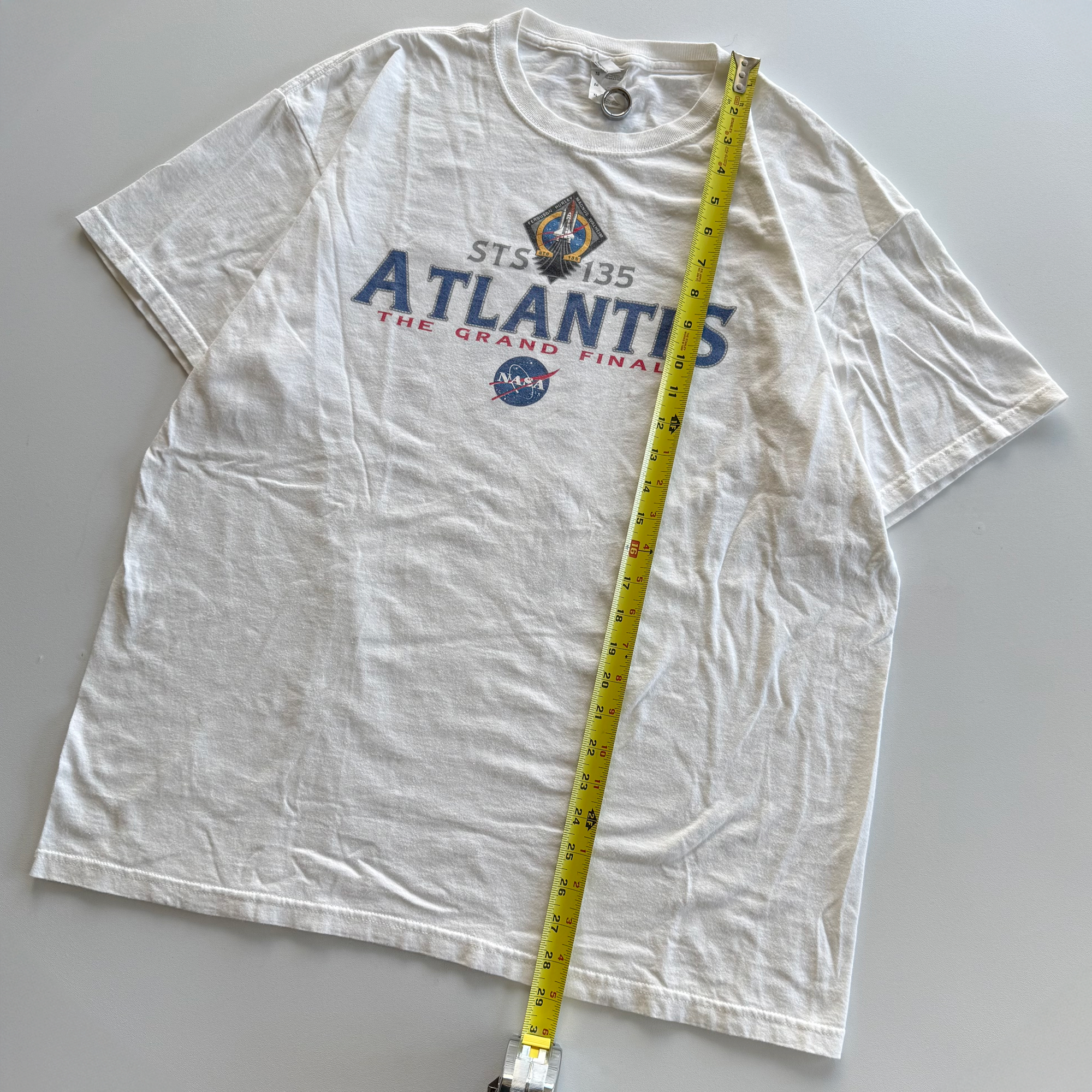 Vintage 2011 NASA Atlantis STS-135 Tee
