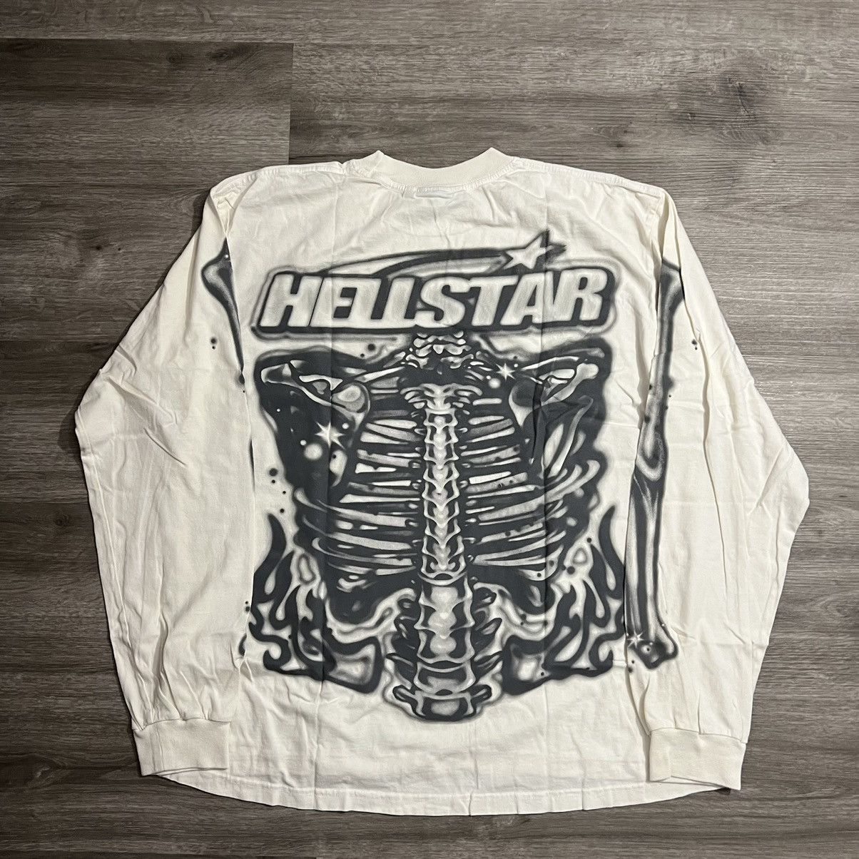 Hellstar FW23 Airbrush Bones LS Tee