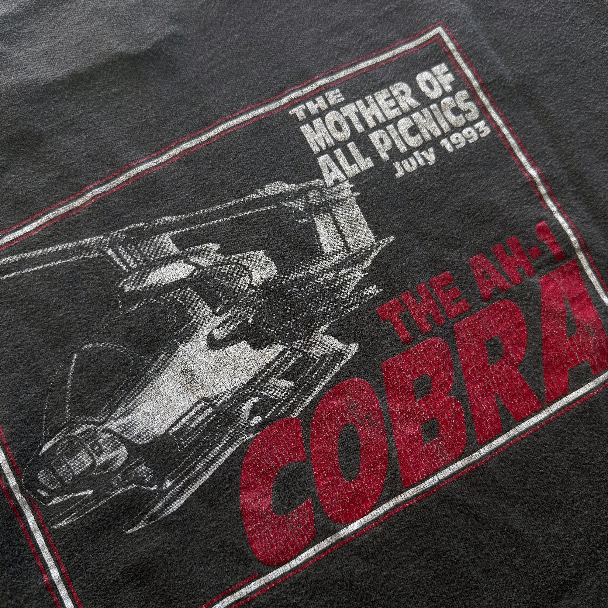 Vintage 1993 Military AH-64 Apache AH-1 Cobra Helicopters Tee