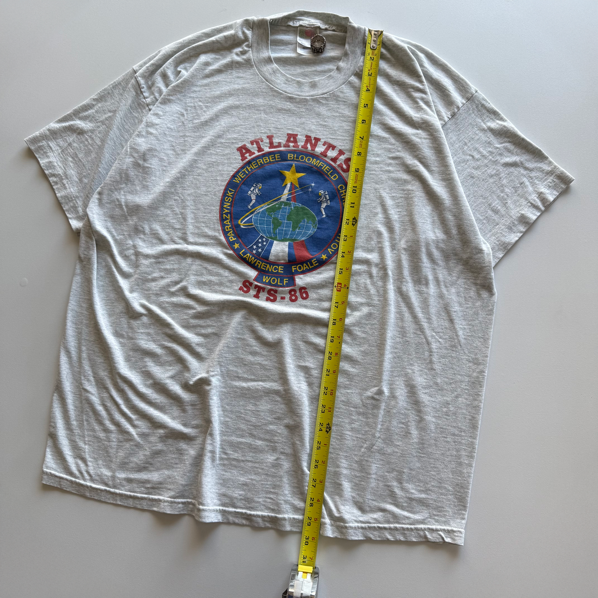 Vintage 1997 NASA Atlantis STS-86 Tee