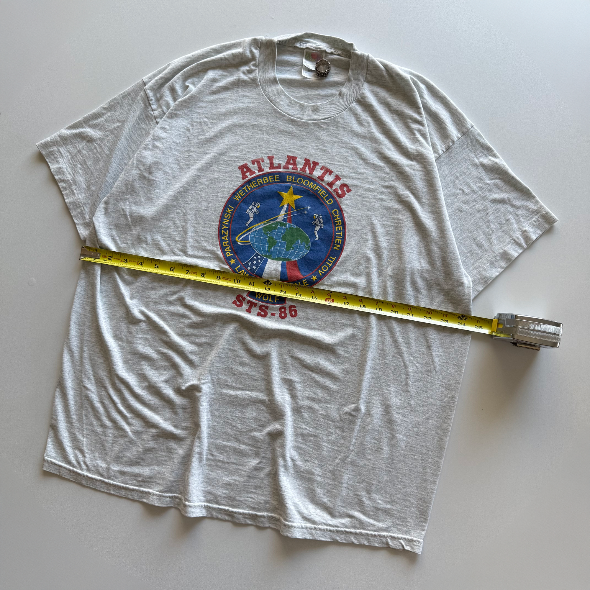 Vintage 1997 NASA Atlantis STS-86 Tee