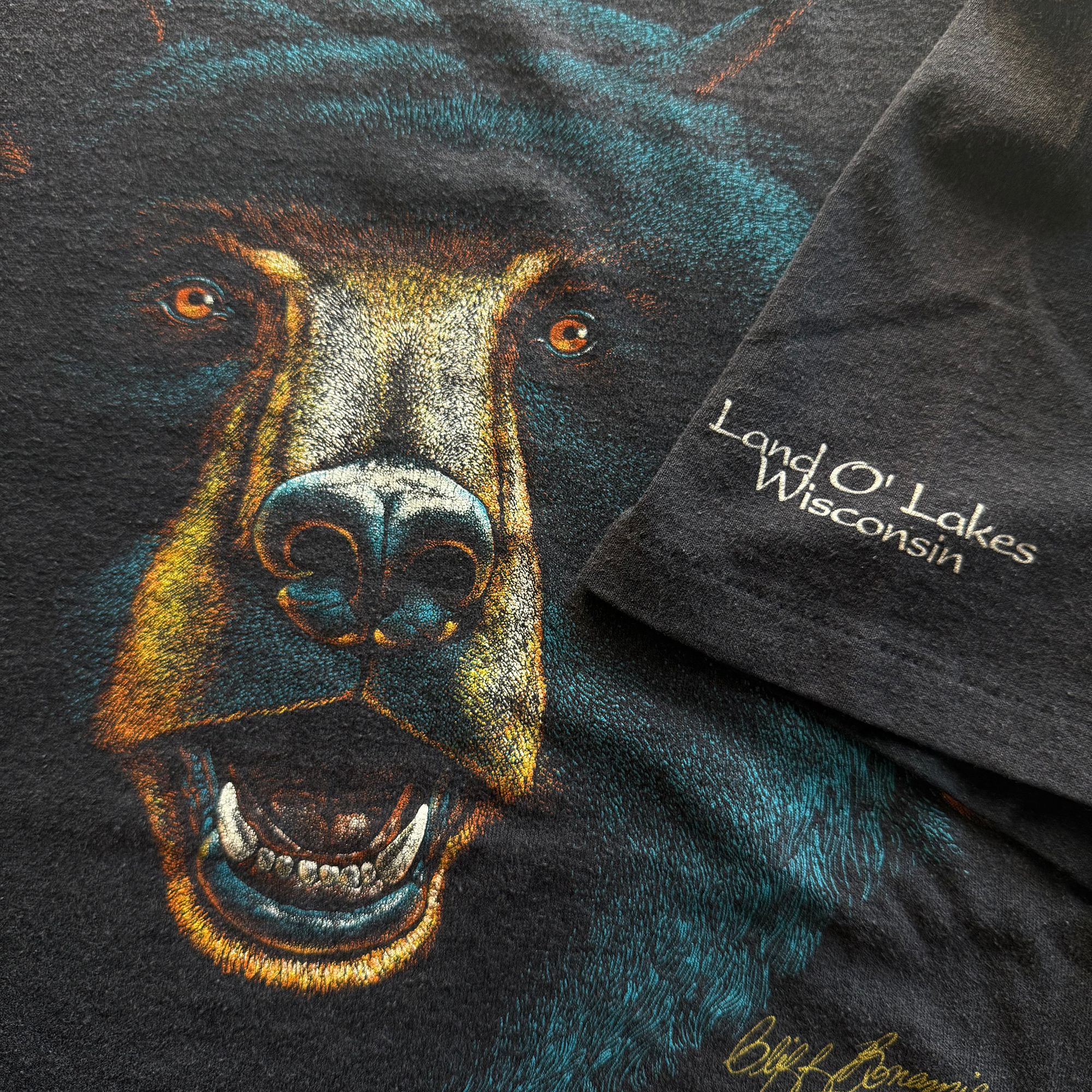 Vintage 1989 Black Bear Land o' Lakes AOP Tee