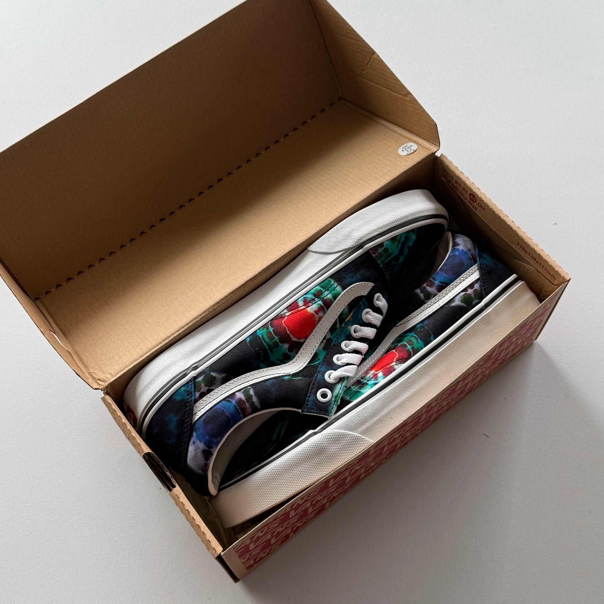 Vans 2022 'Tie-Dye Multi' Old Skools (Size 9)
