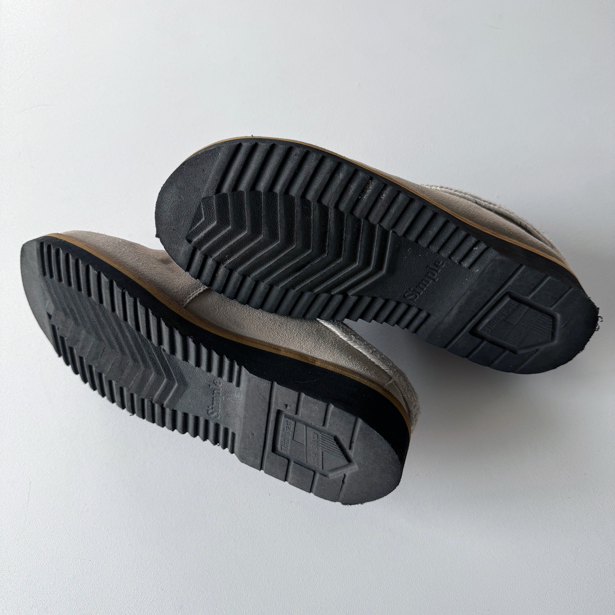 Simple Shoes Original Clog Suede Stone Grey (Size 9)