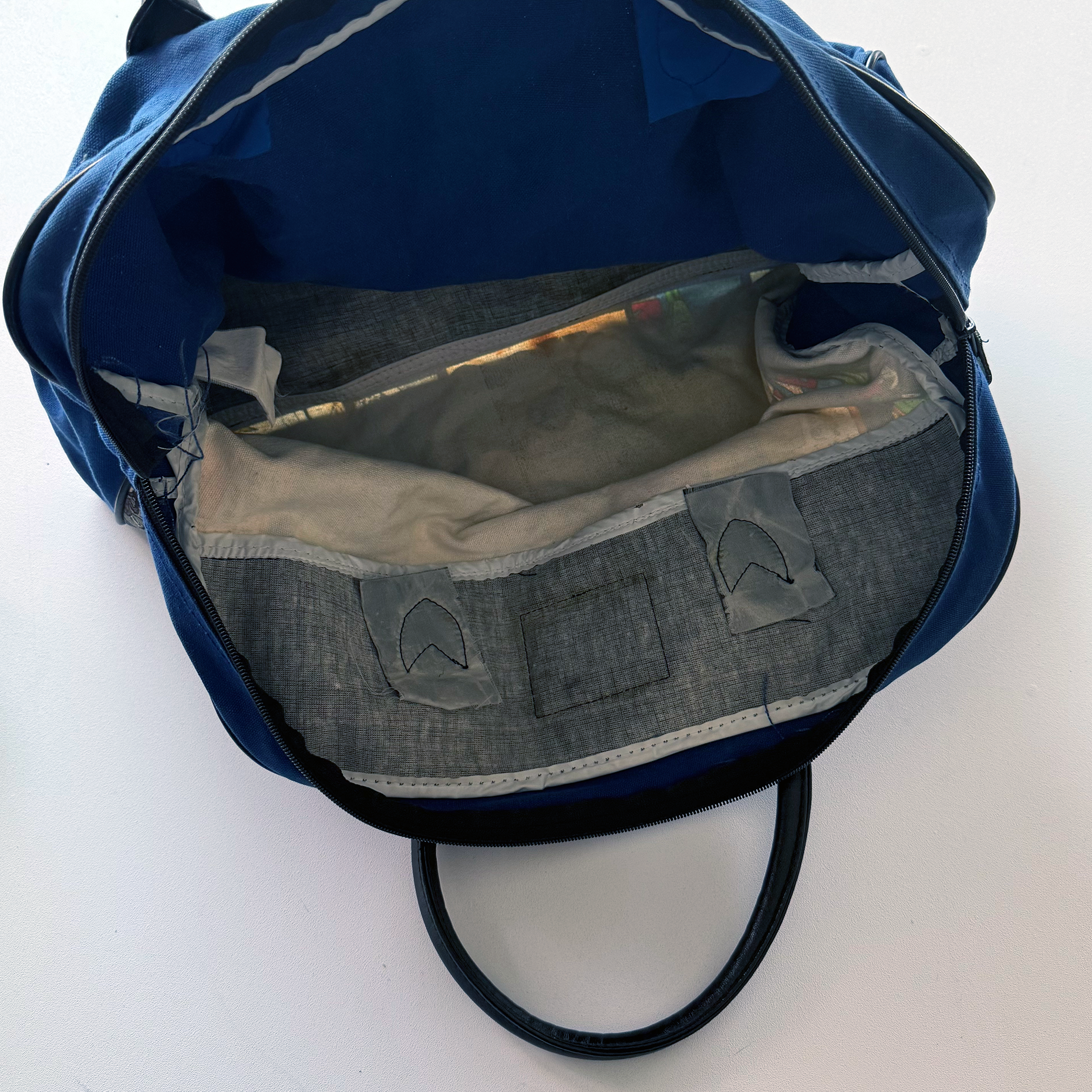 Vintage 1997 Looney Tunes Weekender 18L Bag