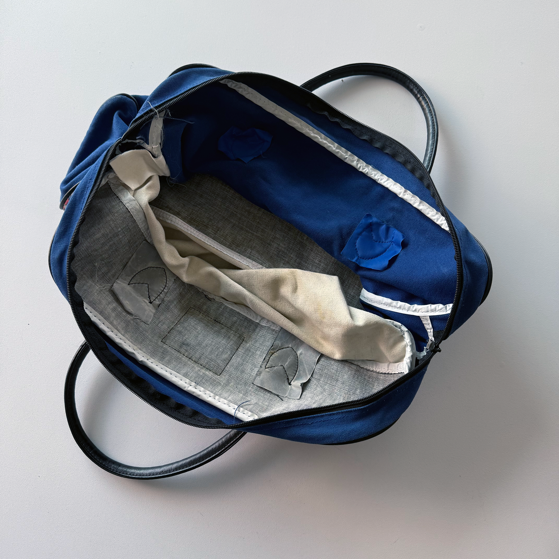 Vintage 1997 Looney Tunes Weekender 18L Bag