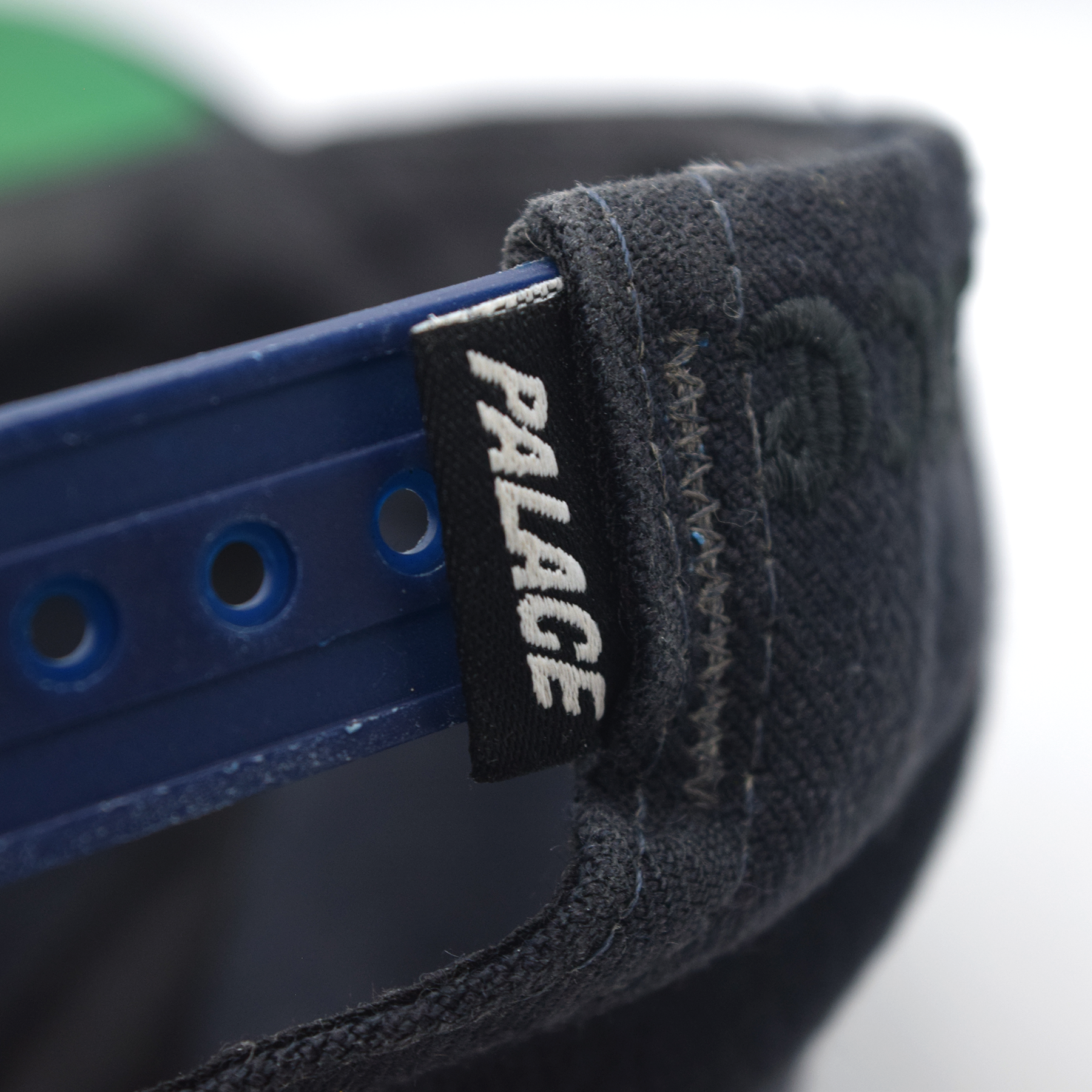 Palace 1/50 London Exclusive Grand Opening SS15 German Shepherd 6 Panel